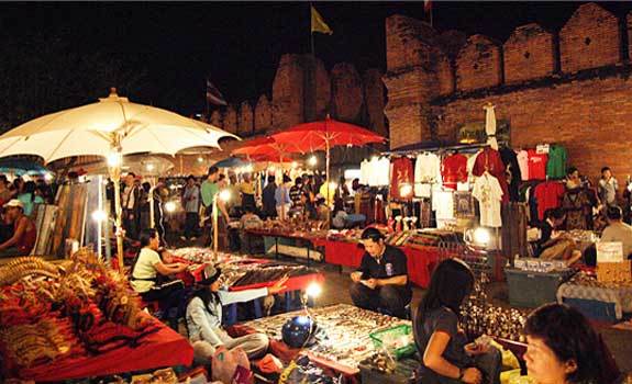 Hasil gambar untuk Sunday Walking Street, Chiang Mai