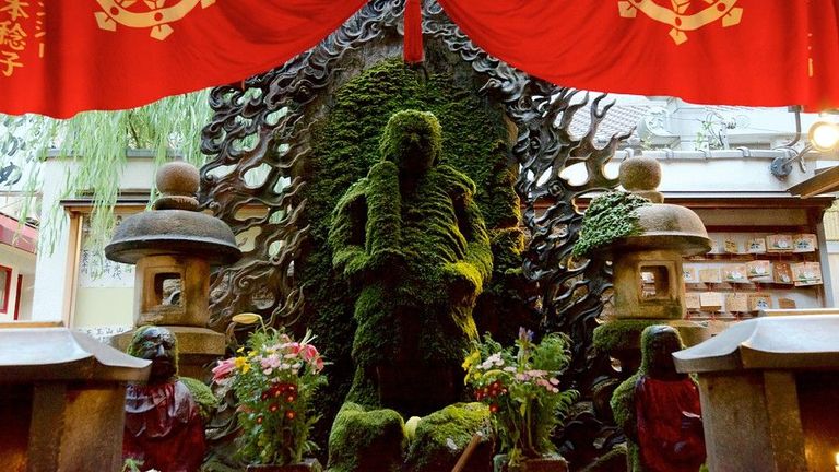 Kuil Hozenji: Kuil Buddha Berusia 4 Abad di Osaka, Jepang