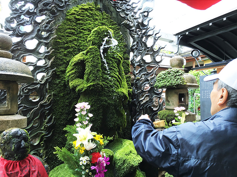 Kuil Hozenji: Kuil Buddha Berusia 4 Abad di Osaka, Jepang
