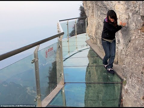 Hasil gambar untuk Coiling Dragon Cliff Skywalk