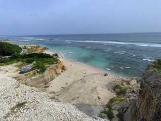 Sudah Tahu Tentang Pantai Melasti Yang Ada Di Bali ?