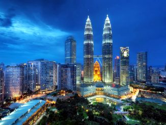 Menikmati Keindahan Dari Atas Menara Petronas - Malaysia